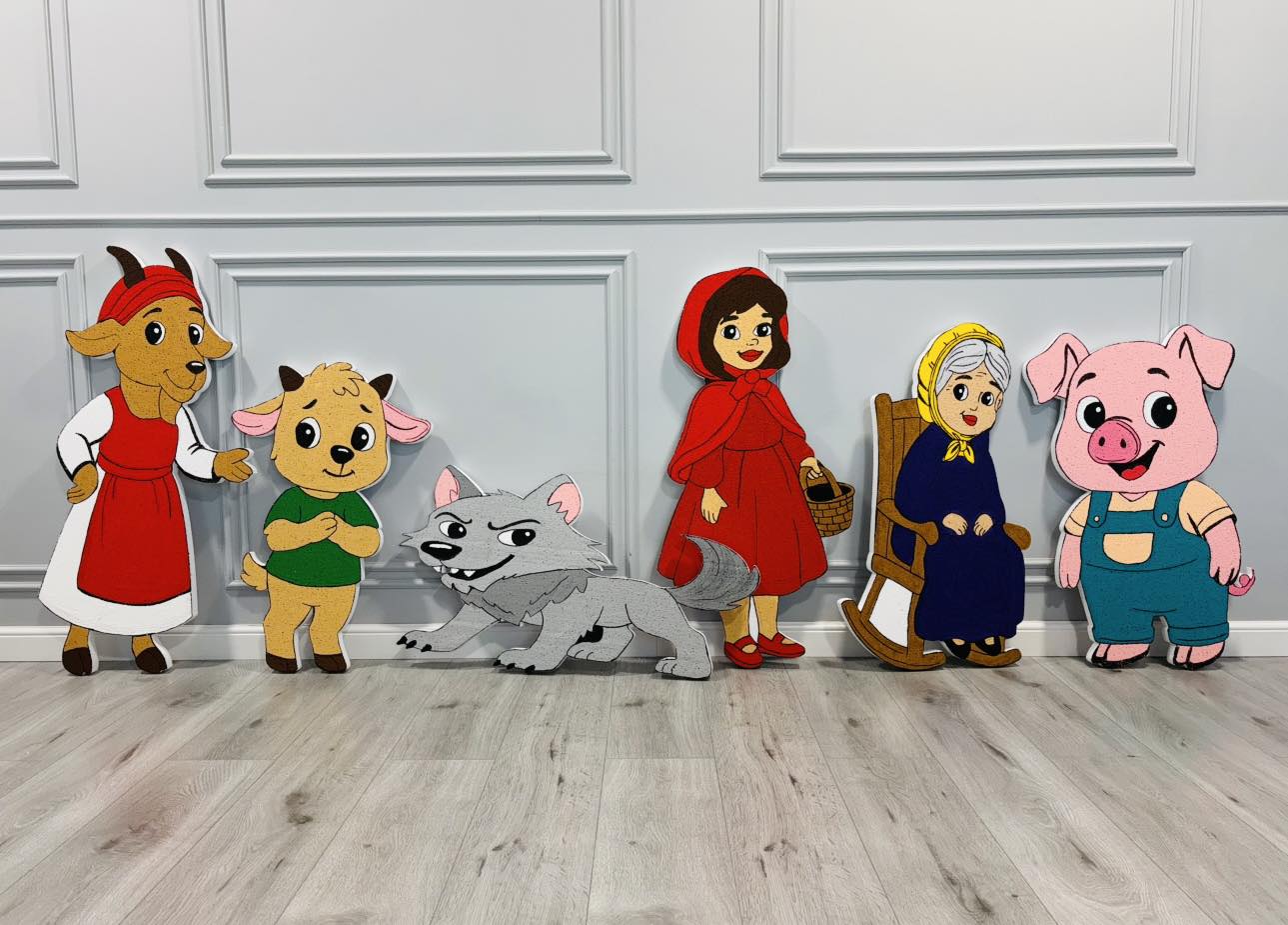 Personaje Scufita Rosie, Capra cu trei iezi